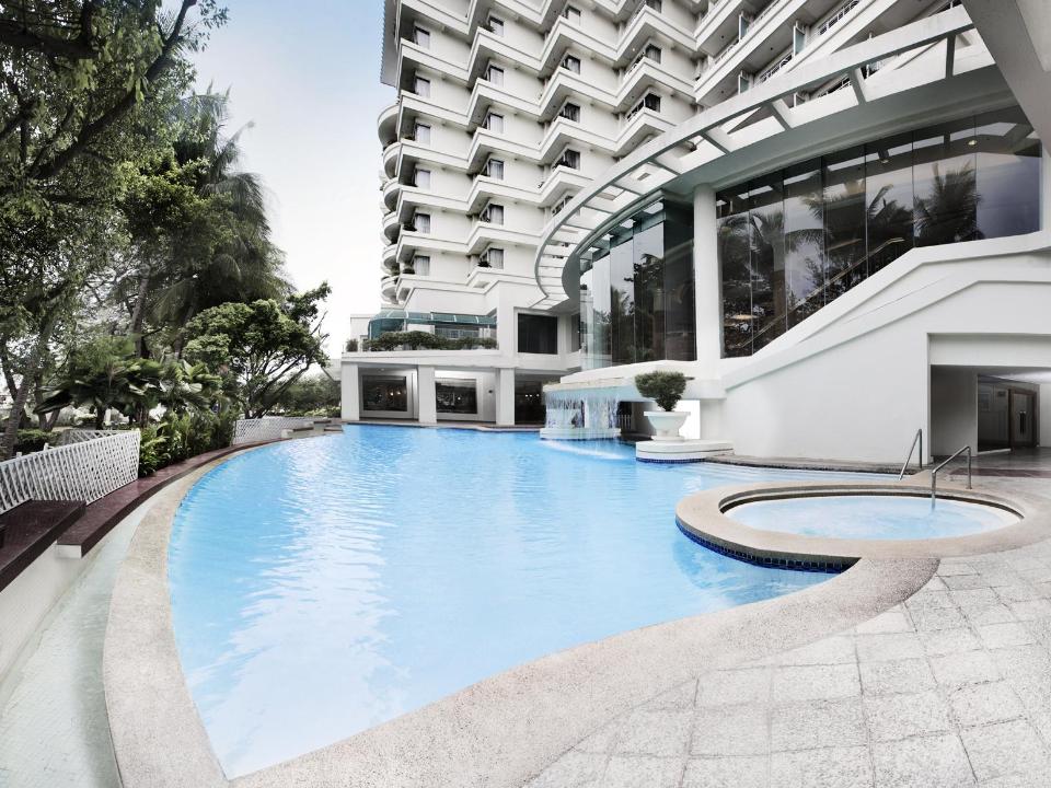 noopener nofollow noreferrer