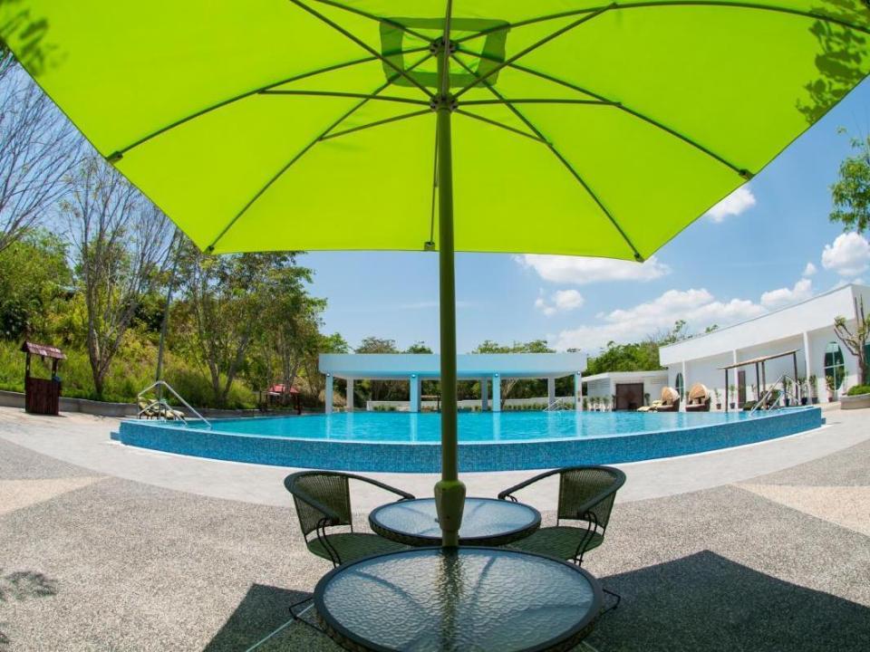 resort Malaysia private pool