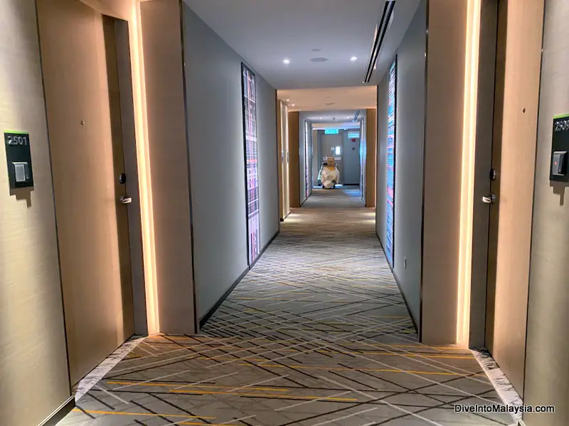 Holiday Inn Johor Bahru City Centre hallway
