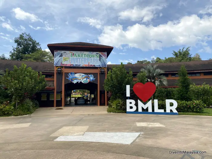 Bukit Merah Laketown Waterpark entrance