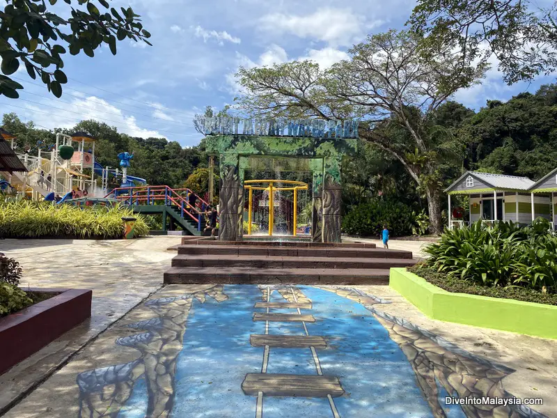 Bukit Merah Laketown Waterpark