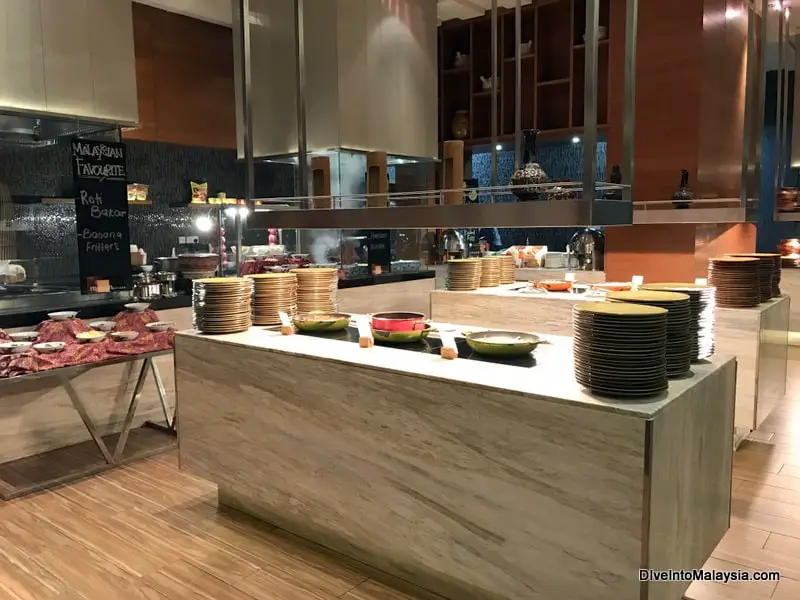 DoubleTree Hilton JB breakfast buffet