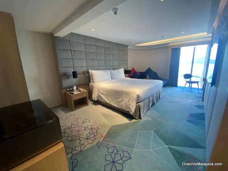 Le Méridien Kota Kinabalu King room with sea view