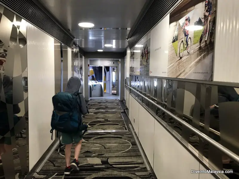 Scoot boarding Singapore Changi