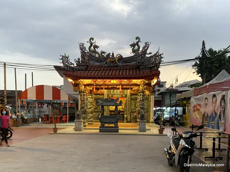 food tour Penang Temple view from our table at Clan Jetties