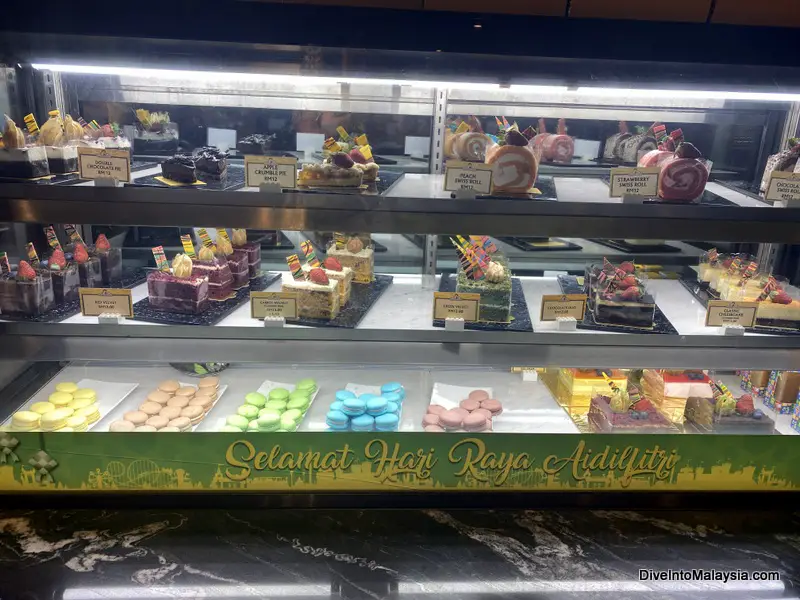 Legoland Hotel Malaysia cakes at Coffee @ Brick