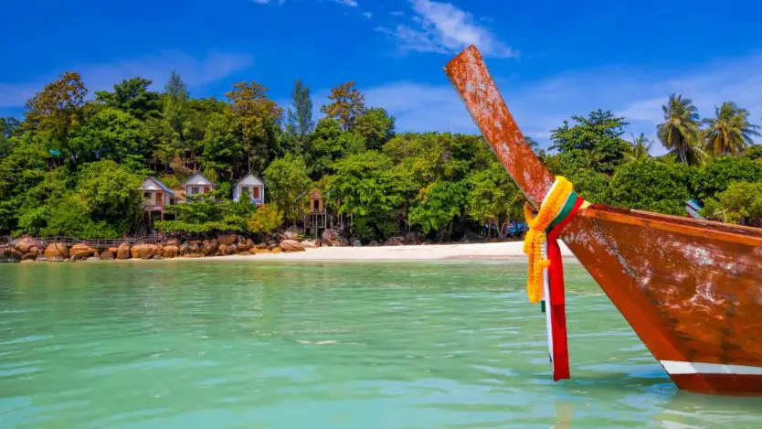 Koh Lipe and boat