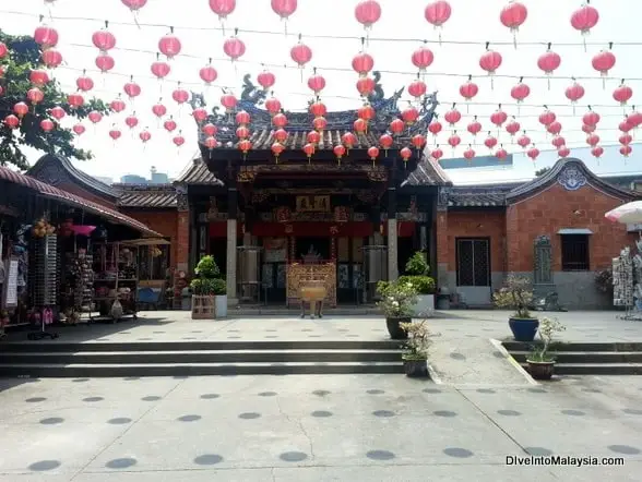 Bayan Lepas snake temple
